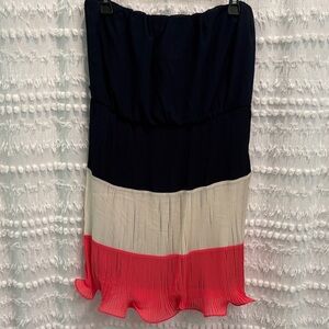 Chic strapless dress in Navy, White, and Pink